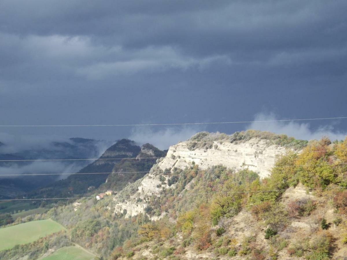 萨索马可尼Agriturismo Piccola Raieda别墅 外观 照片